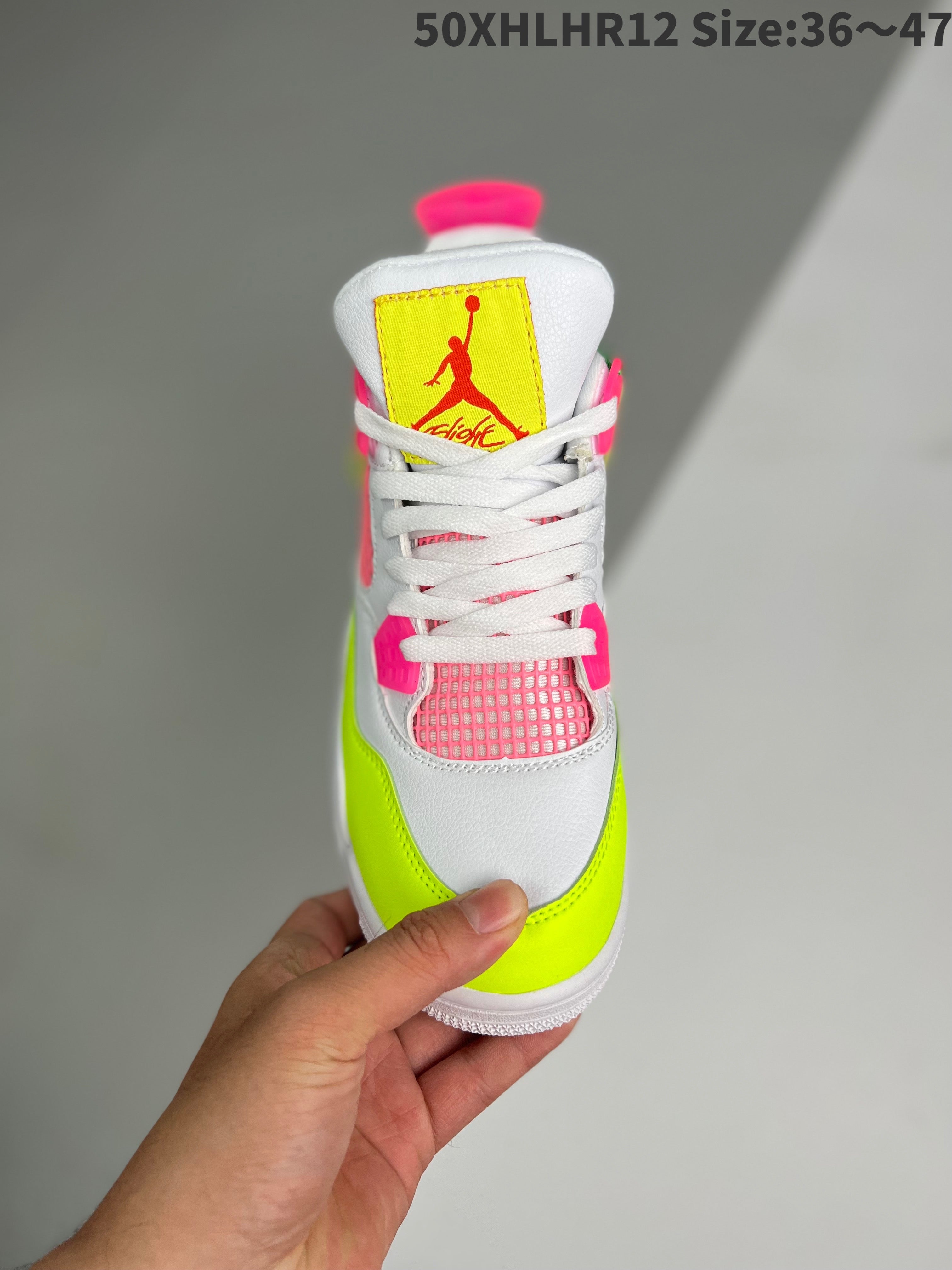 AIR JORDAN 4